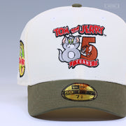 TOM AND JERRY™ 85TH ANNIVERSARY OFFICIAL LICENSED PRODUCT OFF WHITE NEW ERA CAP