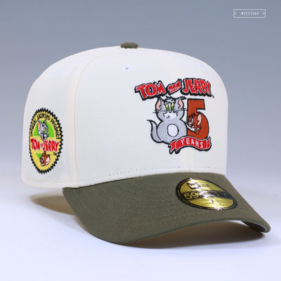 TOM AND JERRY™ 85TH ANNIVERSARY OFFICIAL LICENSED PRODUCT OFF WHITE NEW ERA CAP