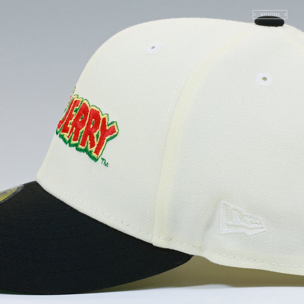 TOM AND JERRY™ OFFICIAL LICENSED PRODUCT OFF WHITE NEW ERA FITTED CAP